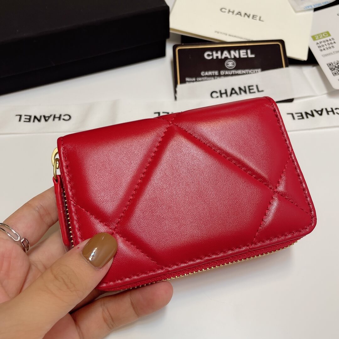 CHANEL Zipper wallet
