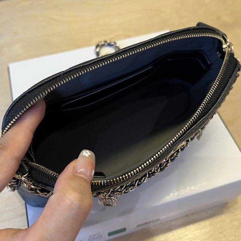 CHANEL Chain bag (high-end grade)