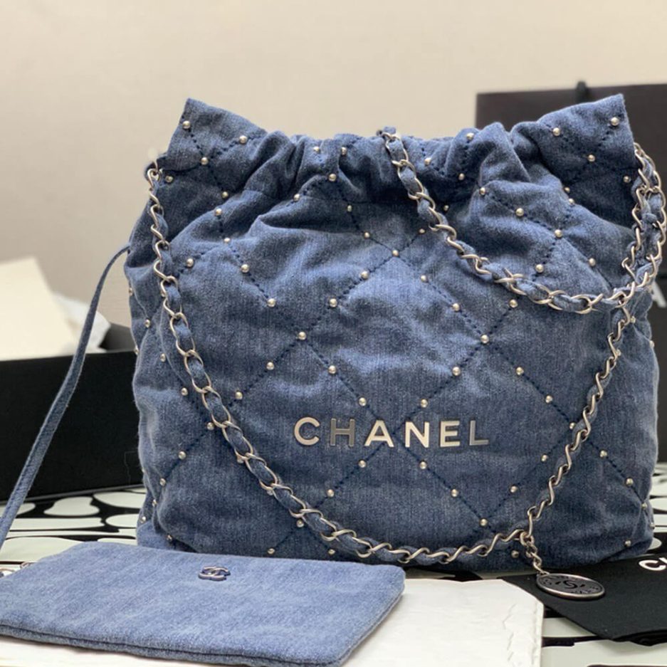 CHANEL 22 SMALL HANDBAG