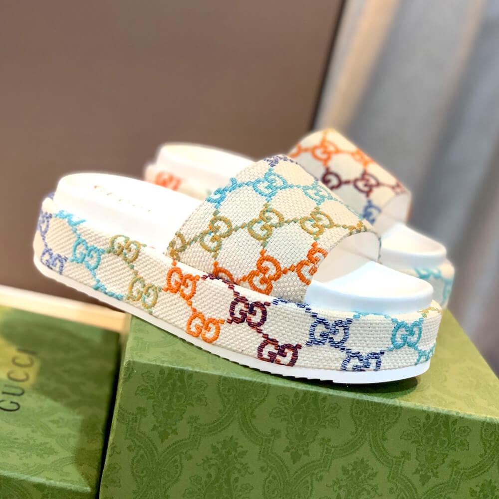 Women’s platform slide sandal