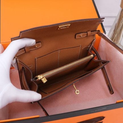 HERMES Kelly Classique To Go wallet