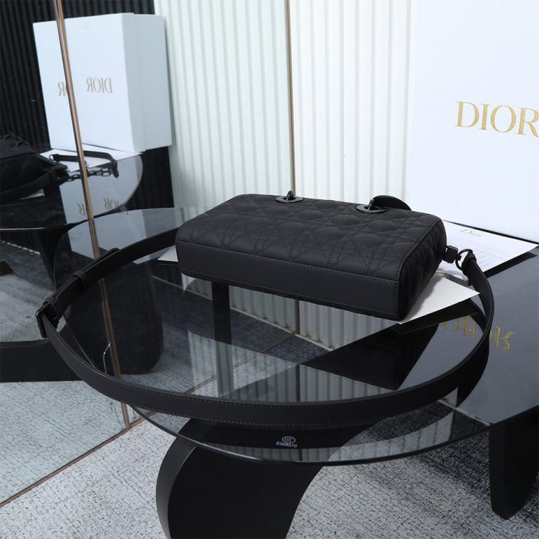 Dior Medium Lady D-Joy Bag(HIGH-END GRADE)