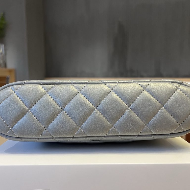 CHANEL Chain bag (high-end grade)