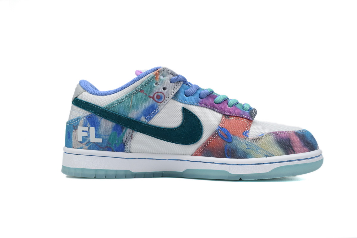 Nike SB Dunk Low Futura Laboratories Bleached Aqua HF6061-400