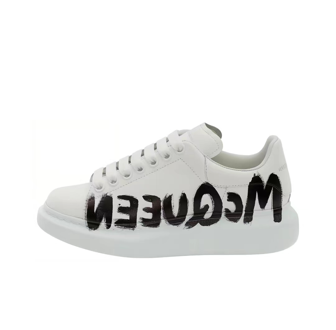 Alexander McQueen Oversized Graffiti White Black