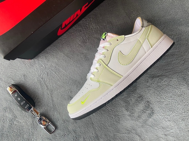 Air Jordan 1 Retro Low White Ghost Green Black DM7837-103