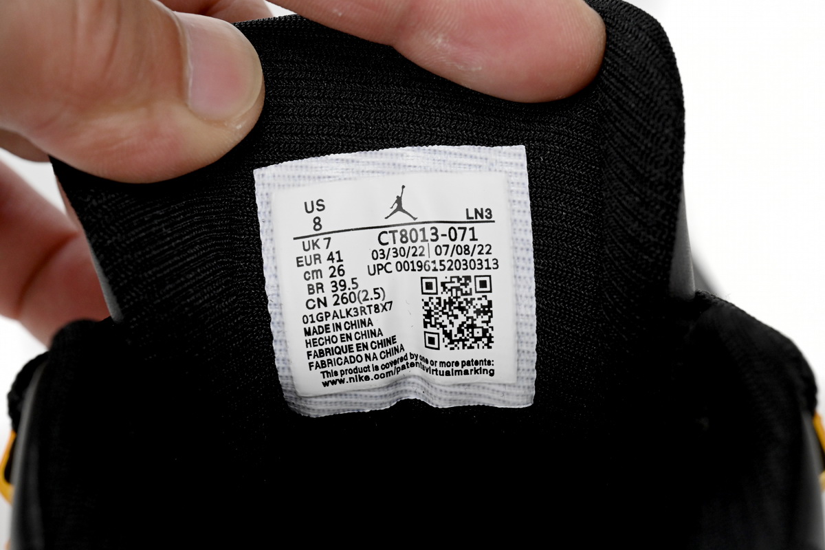 Air Jordan 12 Black Taxi CT8013-071