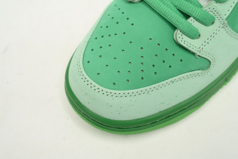 CONCEPTS × Nike Dunk SB Seaweed Green Lobster BV1310-303