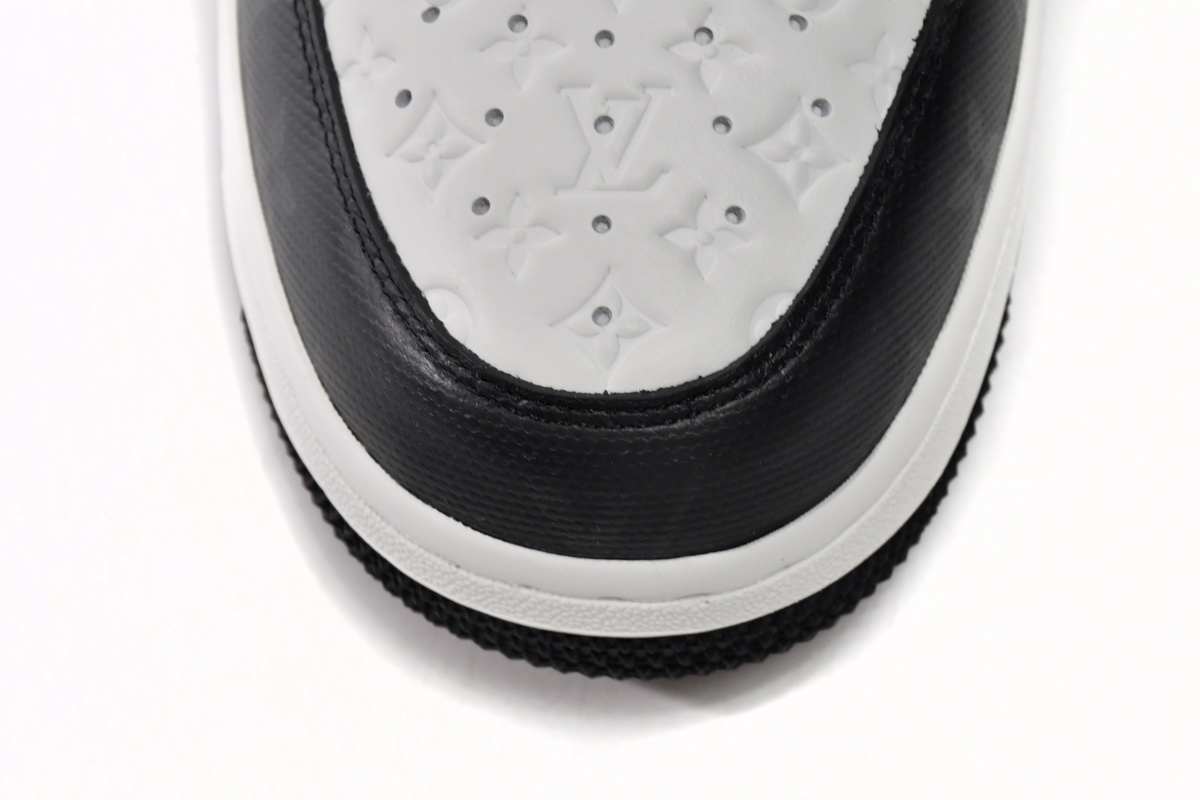 LOUIS VUITTON x Nike Air Force 1 Black White 7108-8