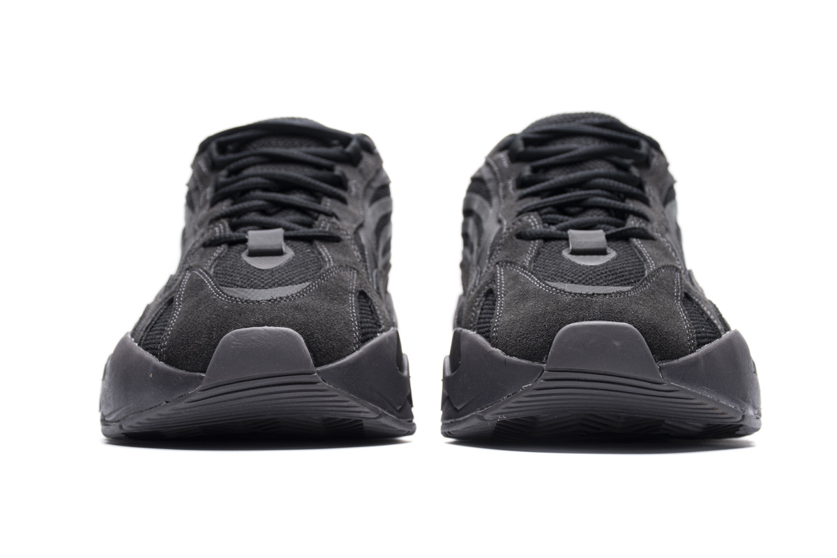 adidas Yeezy Boost 700 V2 Vanta FU6684