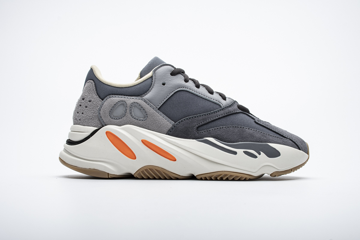 adidas Yeezy Boost 700 Magnet FV9922
