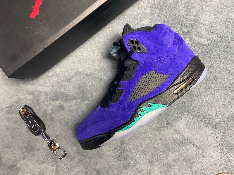 Air Jordan 5 Retro Alternate Grape 136027-500