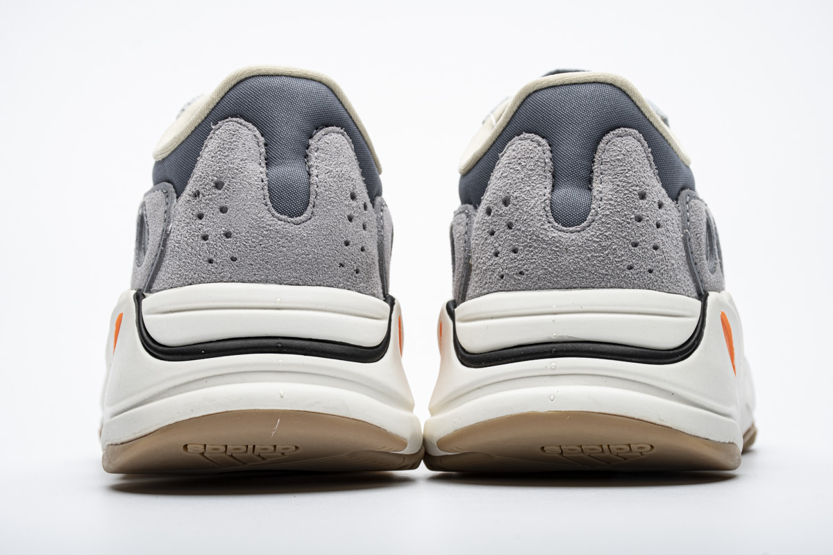 adidas Yeezy Boost 700 Magnet FV9922