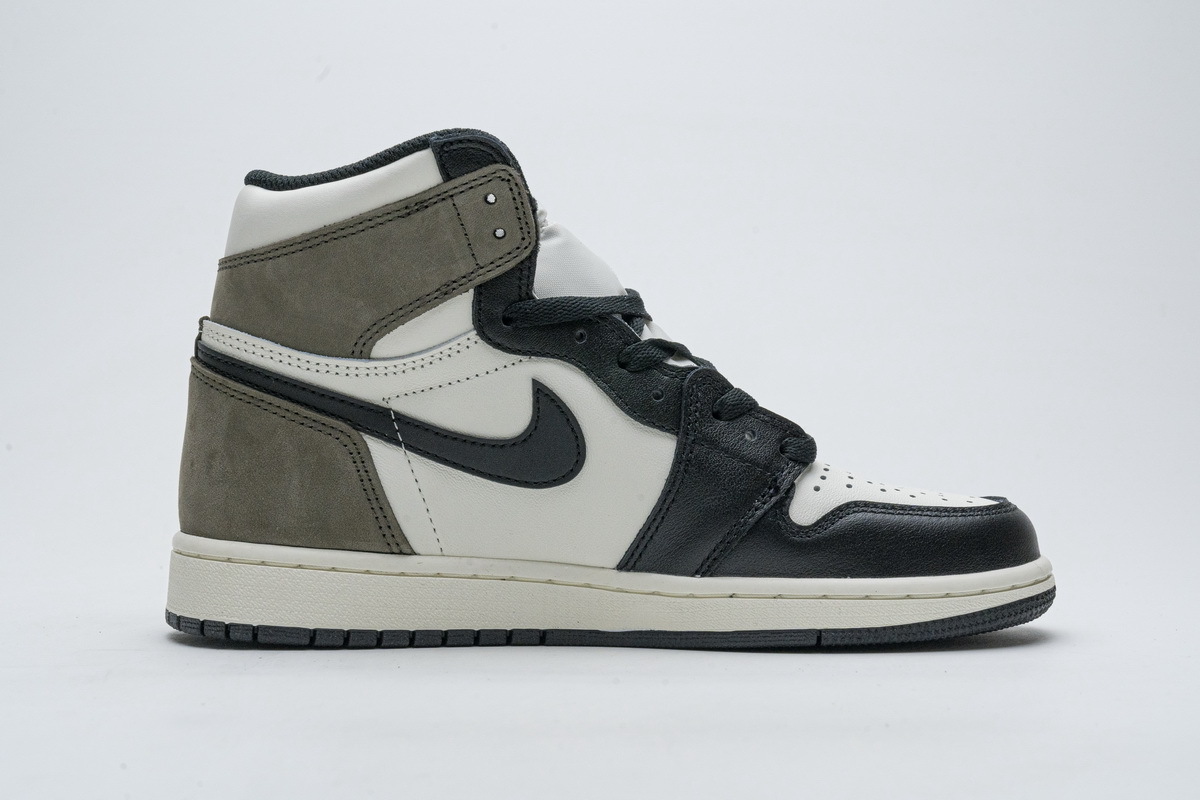 Air Jordan 1 Retro High Dark Mocha 555088-105