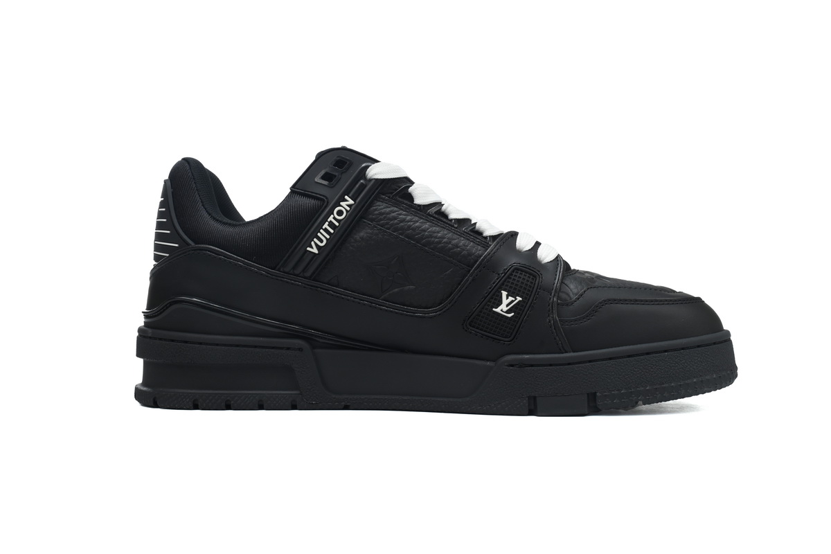 LOUIS VUITTON Trainer All Black Embossing 1AARER