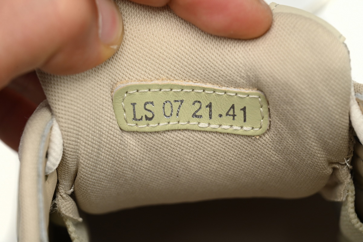 Dior Light Grey 'B30' Sneakers Cream 3SN279ZND-H161