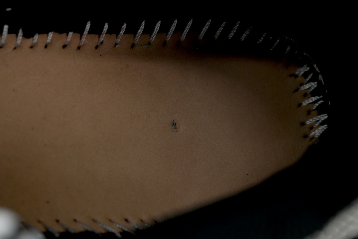 OFF-WHITE Out Of Khaki Red