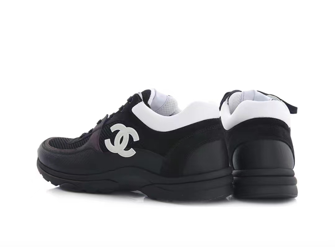 Chanel Black/White