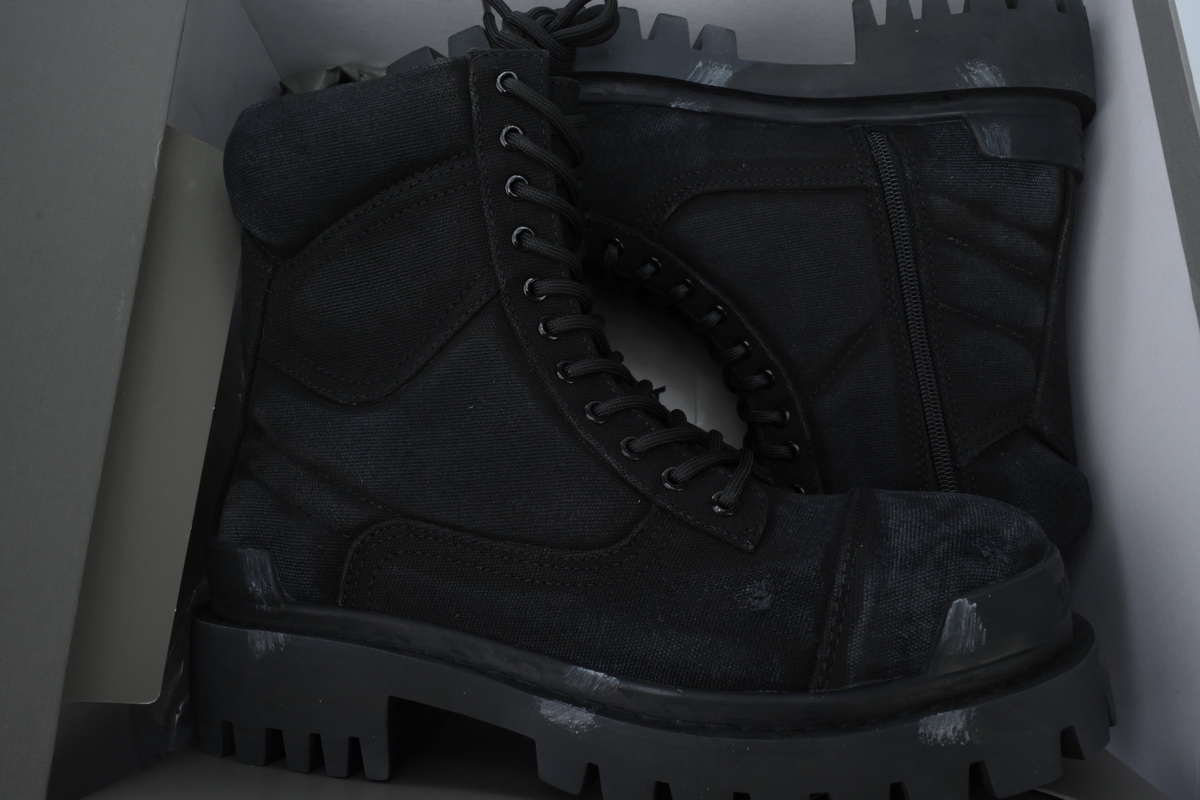 Balenciaga Strike Black PK24092001