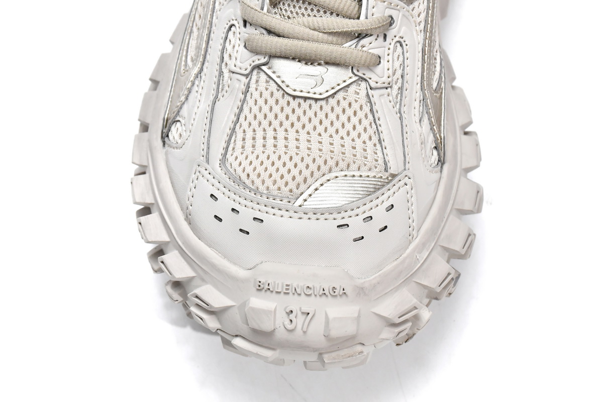 Balenciaga Defender Beige 685611 W2RA6 9700