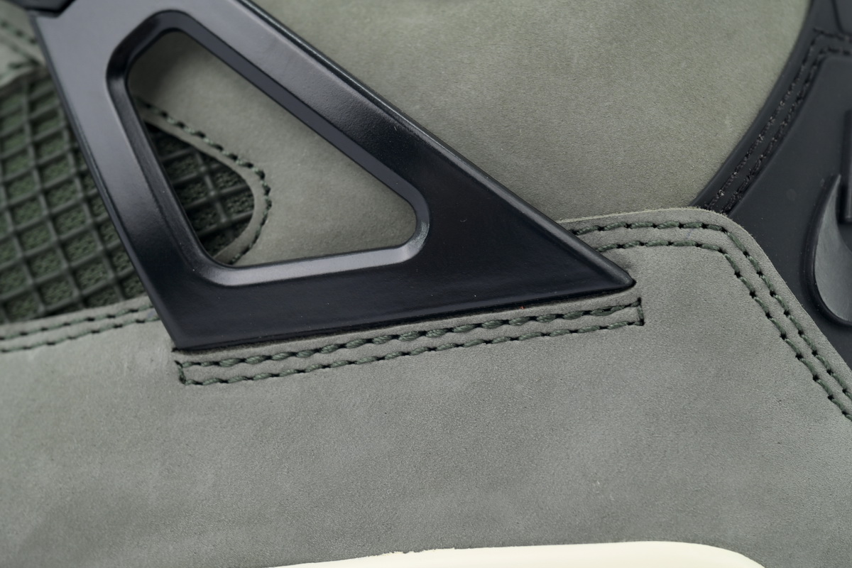 Undefeated x Air Jordan 4 Retro Green Black IB1519-200