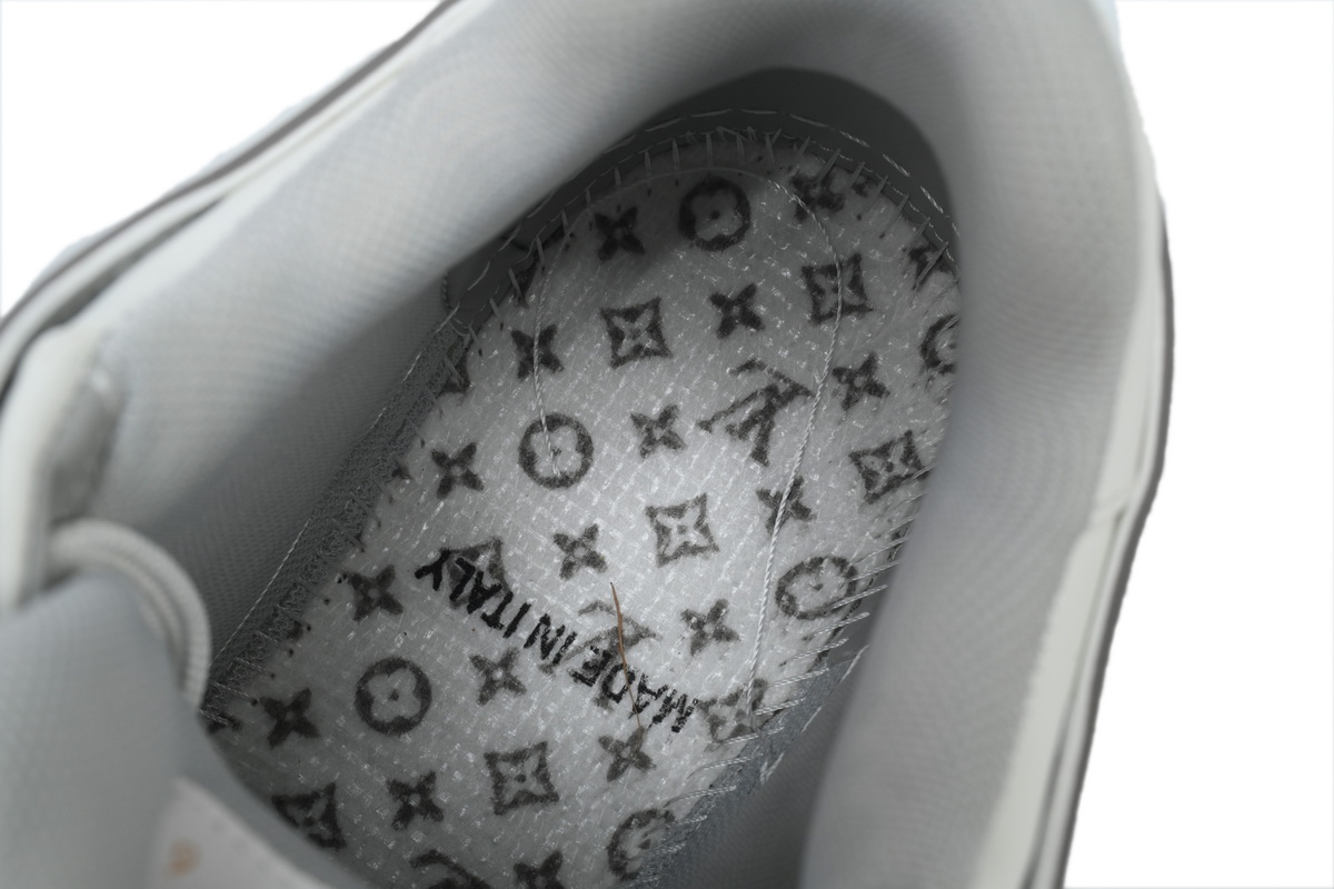 LOUIS VUITTON Trainer White ash