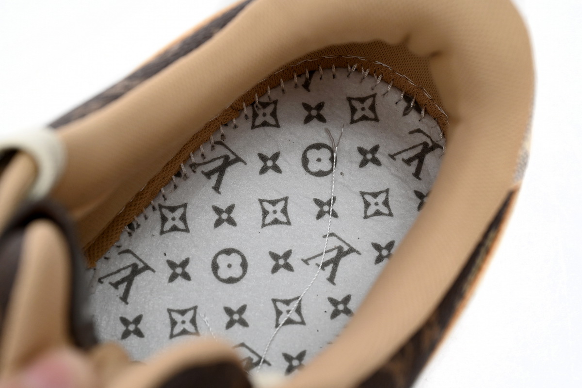 LOUIS VUITTON x Nike Air Force 1 Coffee