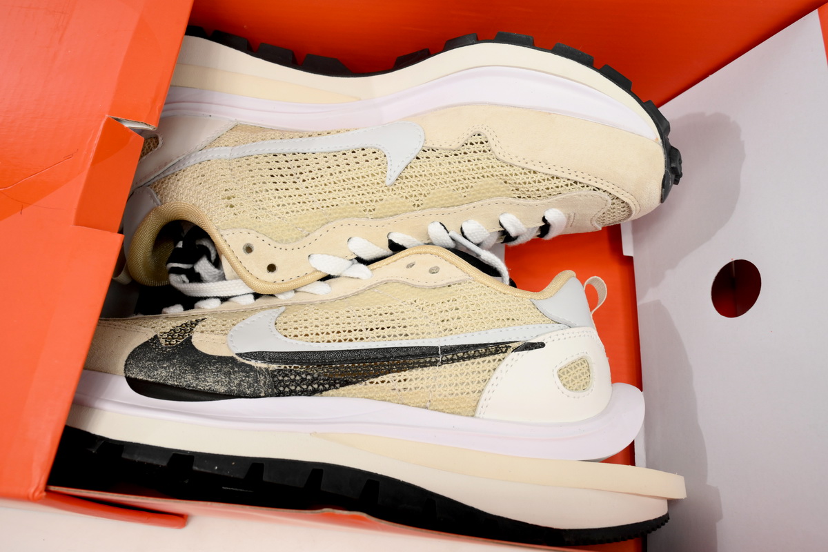 Sacai x VaporWaffle “Tour Yellow ” CV1363-108