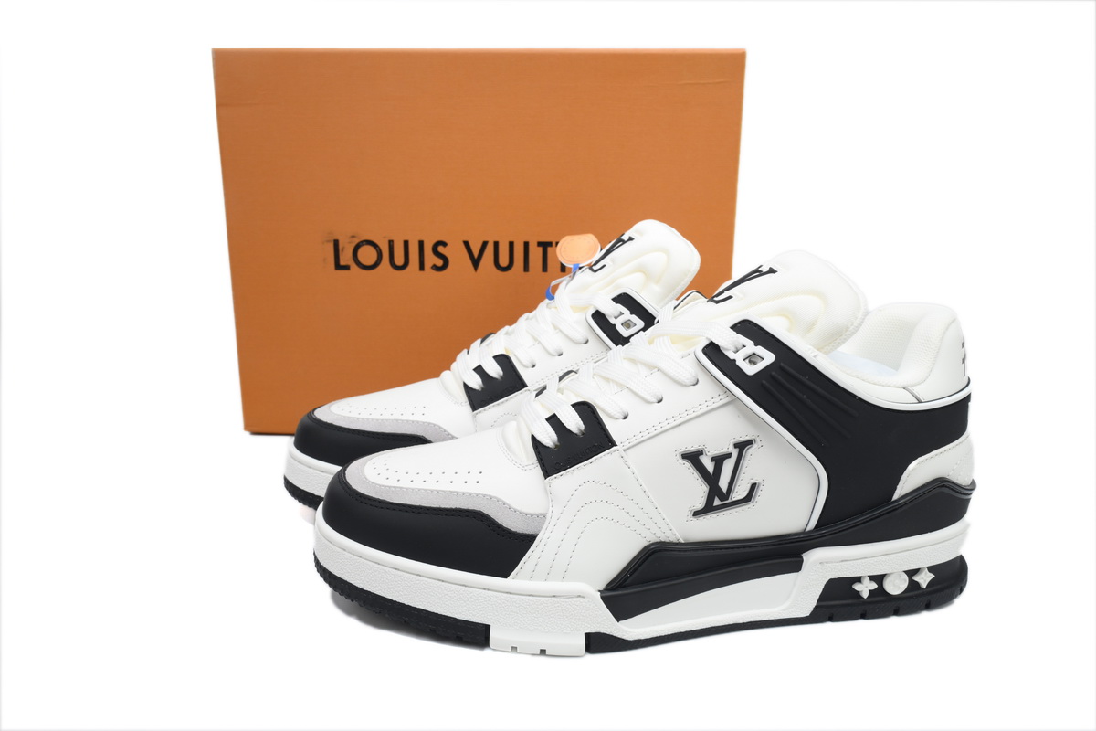 LOUIS VUITTON Trainer Black and White