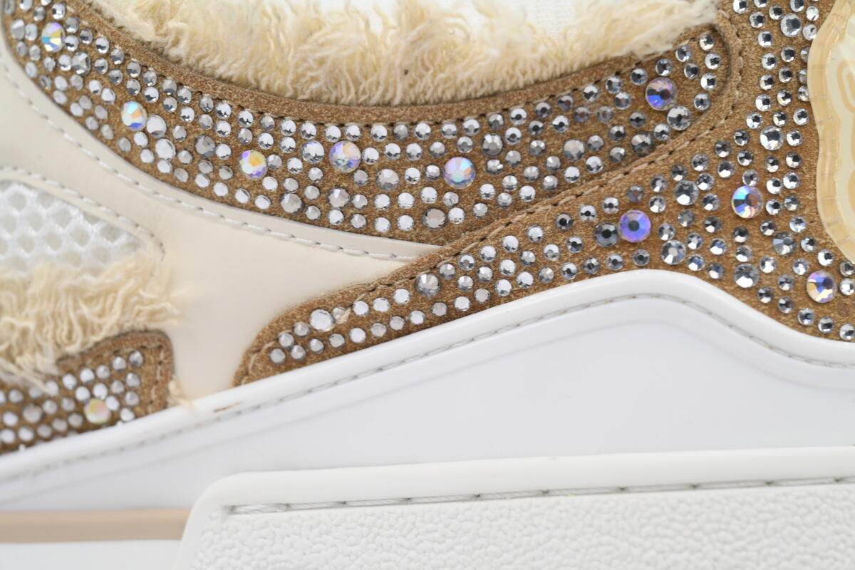 Louis Vuitton Skate Horse Hair Apricot Diamond