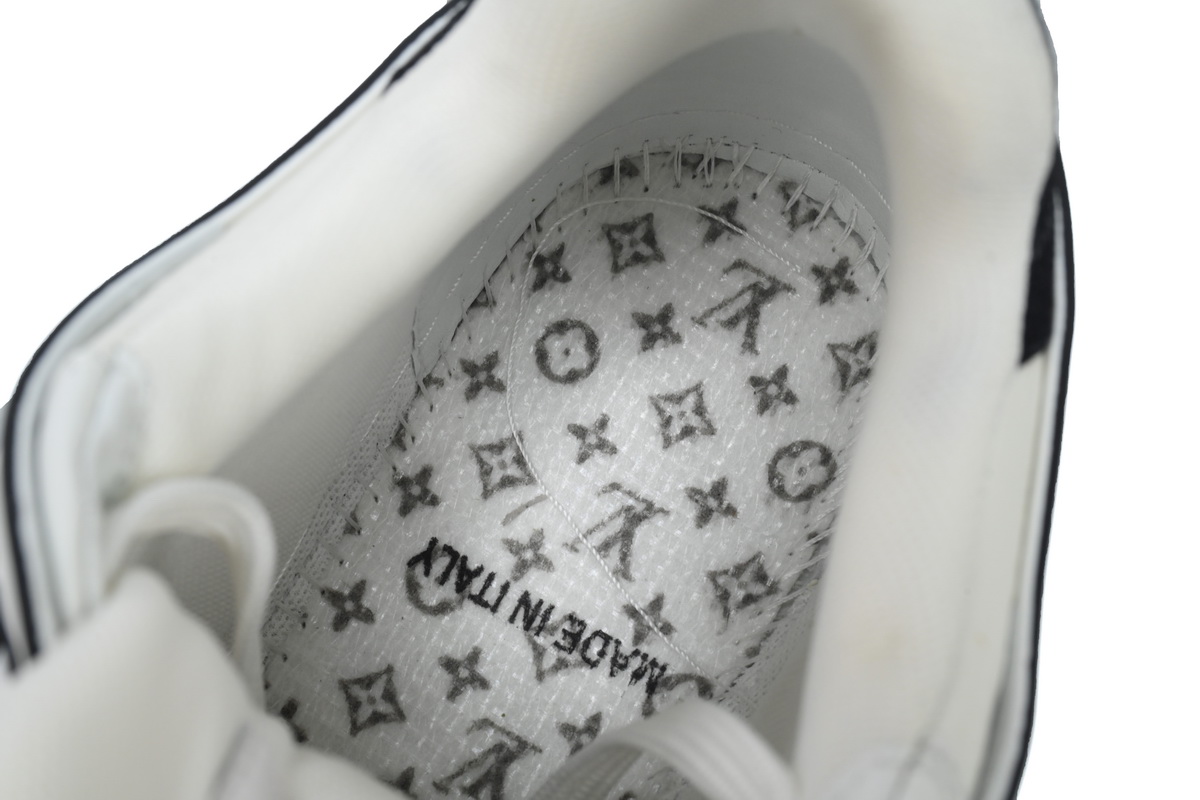 LOUIS VUITTON Trainer White and black