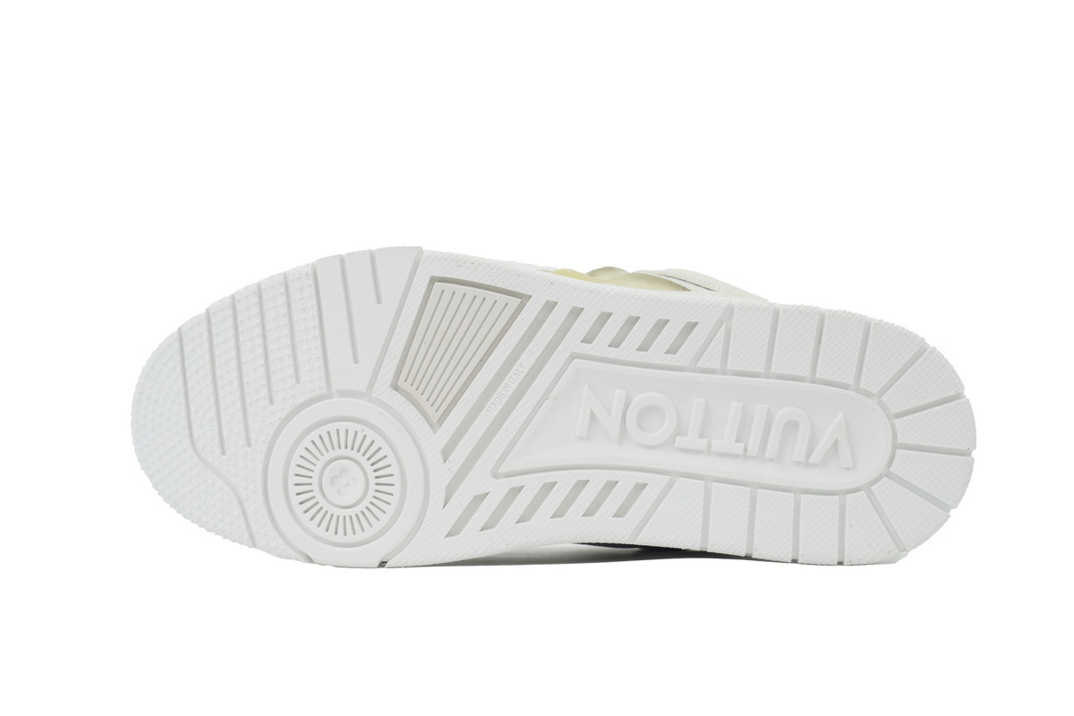 LOUIS VUITTON all white