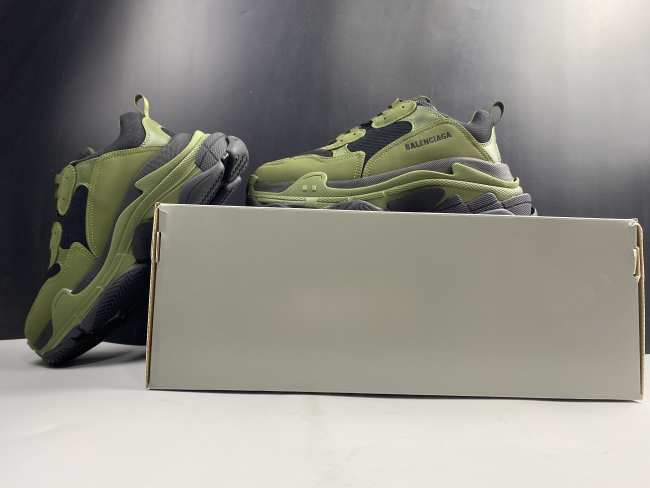 Balenciaga Triple S Army Green 536737 W2FW1 1978