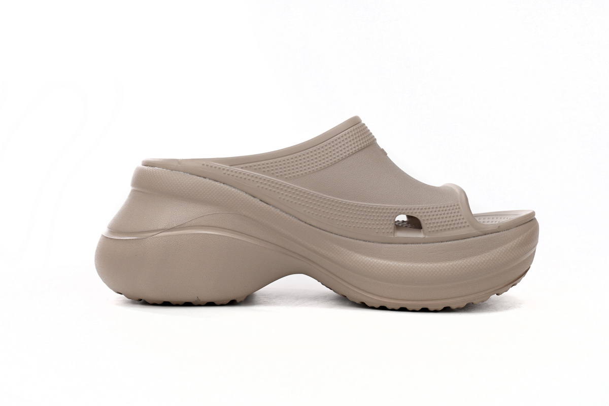 BALENCIAGA Pool Crocs Beige 677386 W1S8E 2500