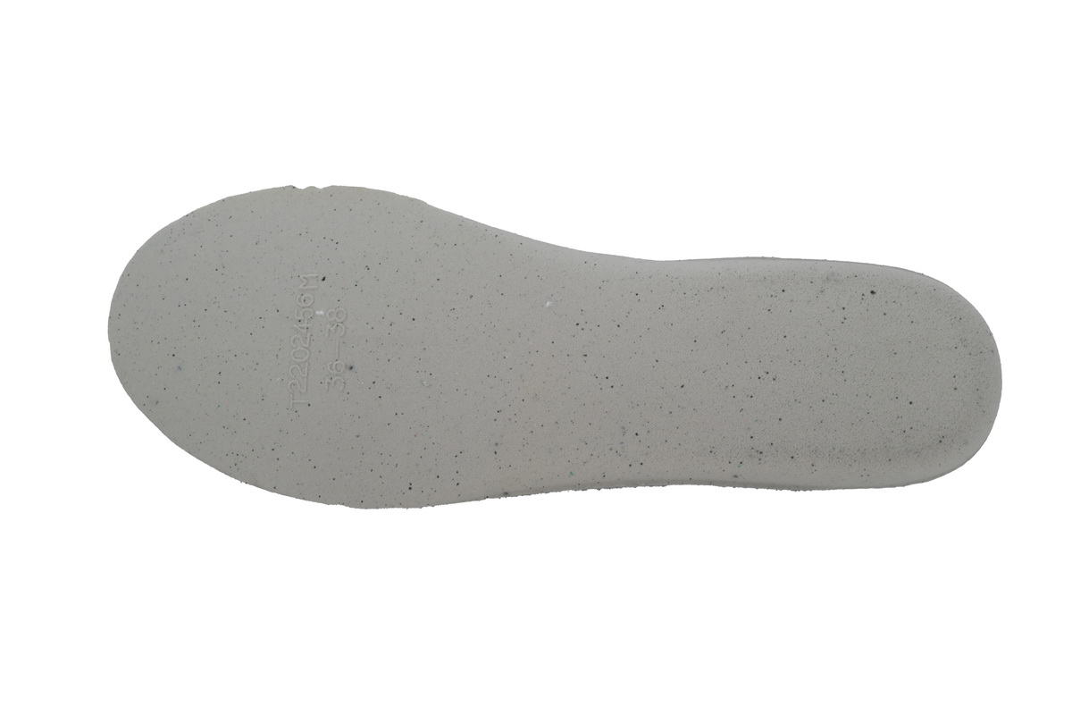 Balenciaga Defender Graffiti 685611 W2RAM 9010