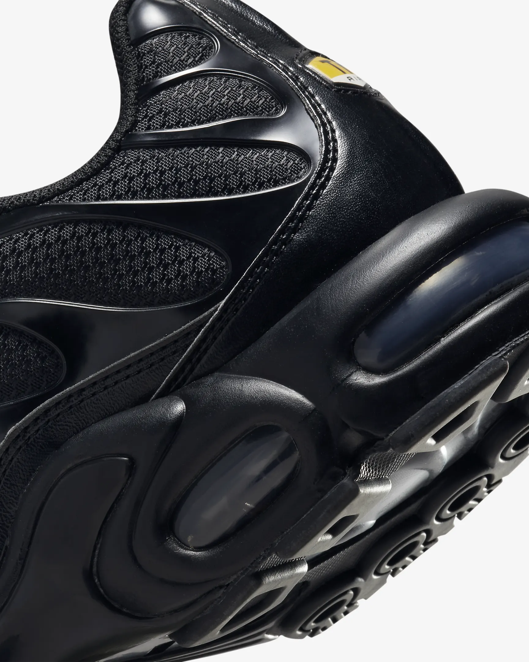 Nike Air Max Plus Triple Black FB8479-001