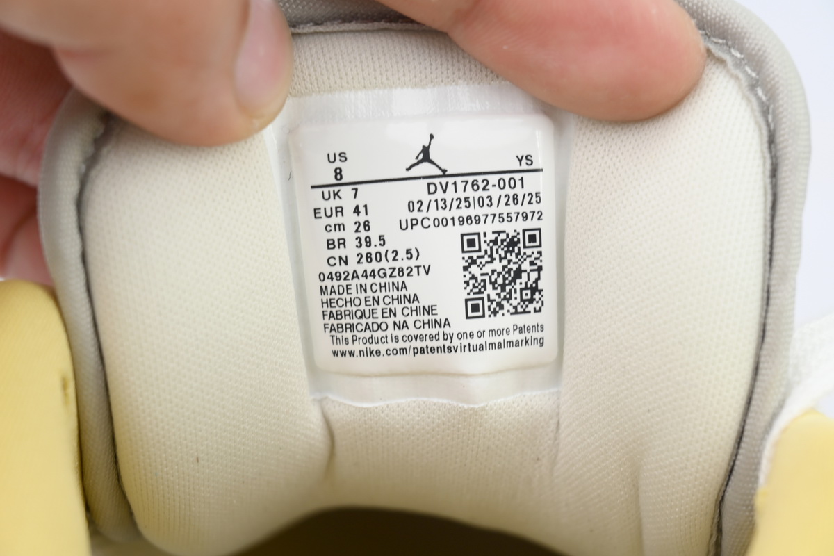 Air Jordan 1 Low SE 'Beaded Swoosh' DV1762-001