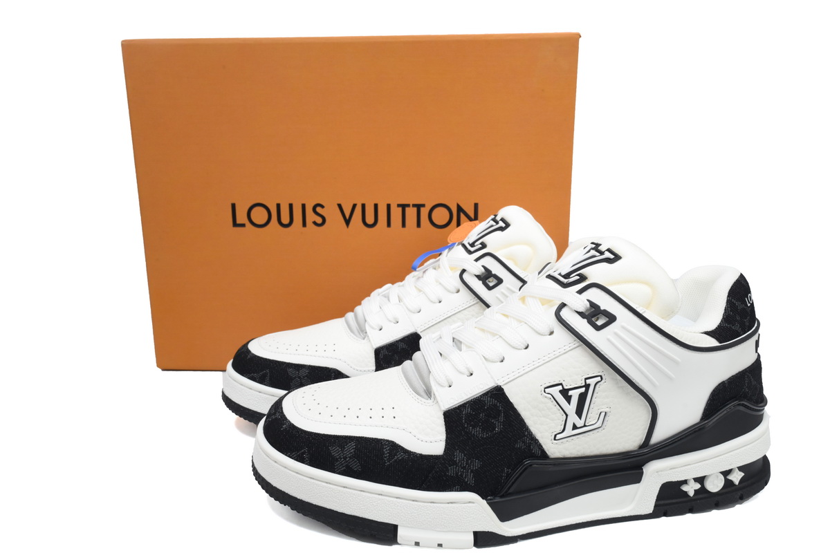 LOUIS VUITTON Trainer White and black