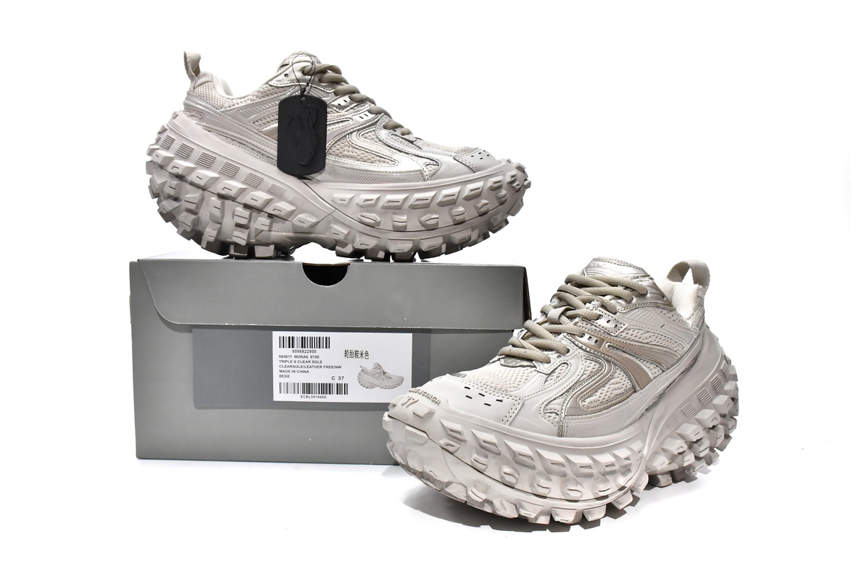 Balenciaga Defender Beige 685611 W2RA6 9700