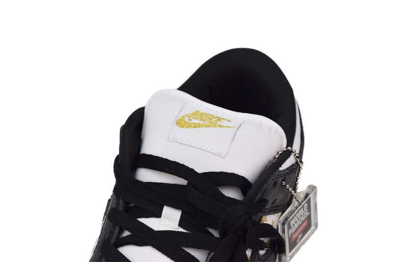 Nike SB Dunk Low Supreme Stars Black DH3228-102