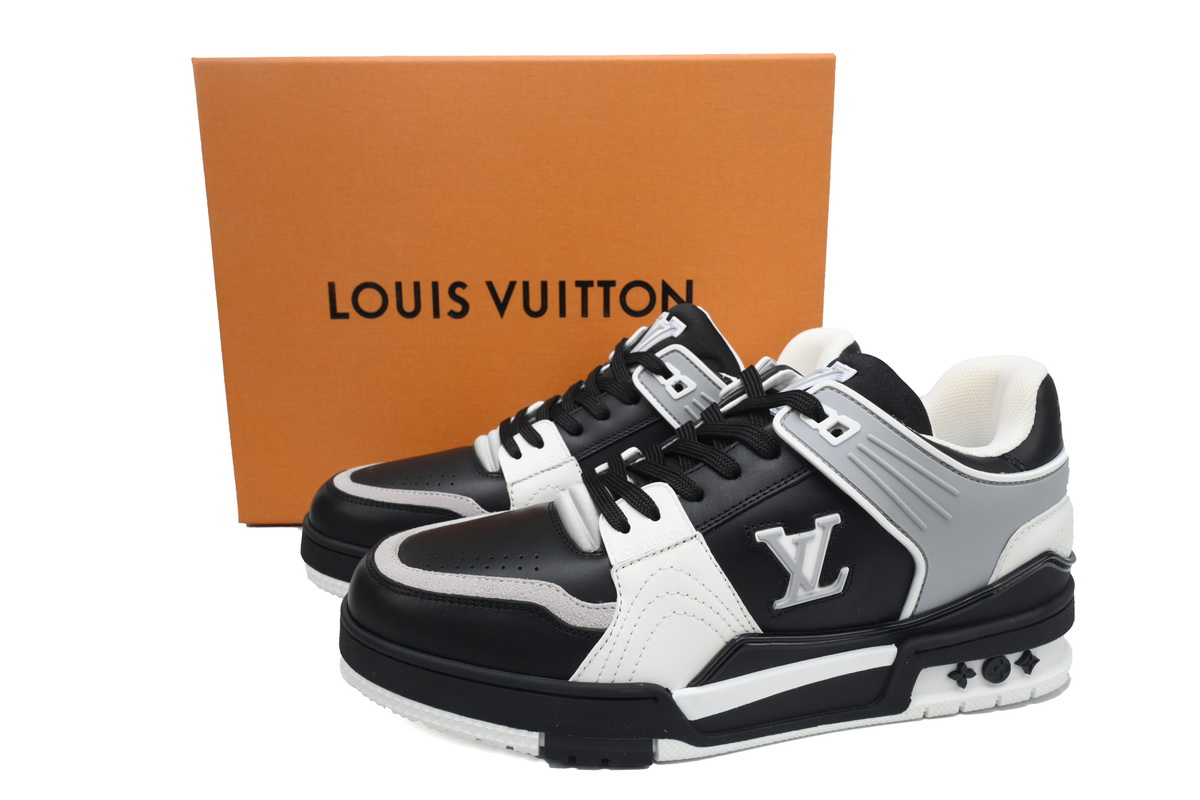 LOUIS VUITTON Trainer Black and gray