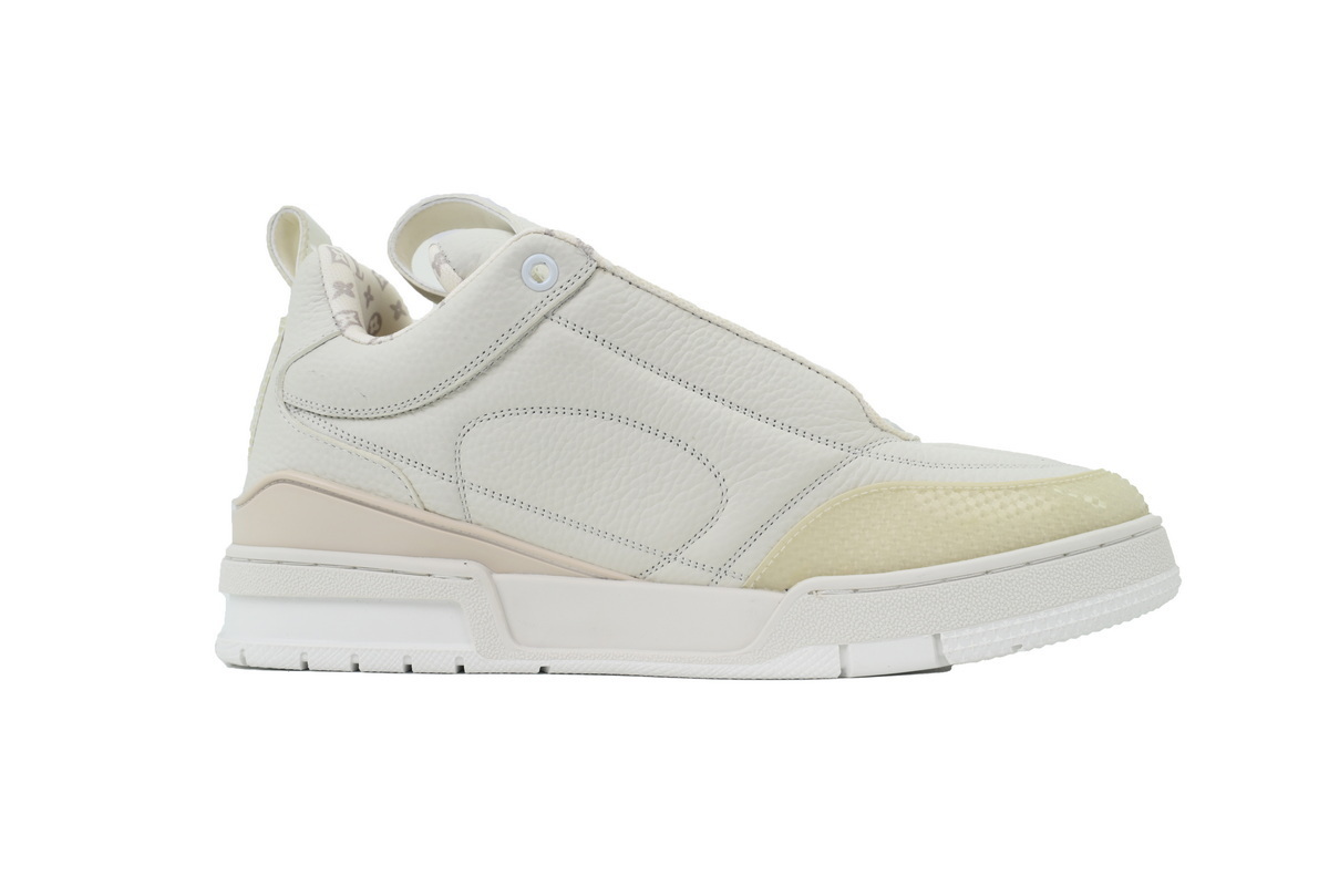 LOUIS VUITTON all white