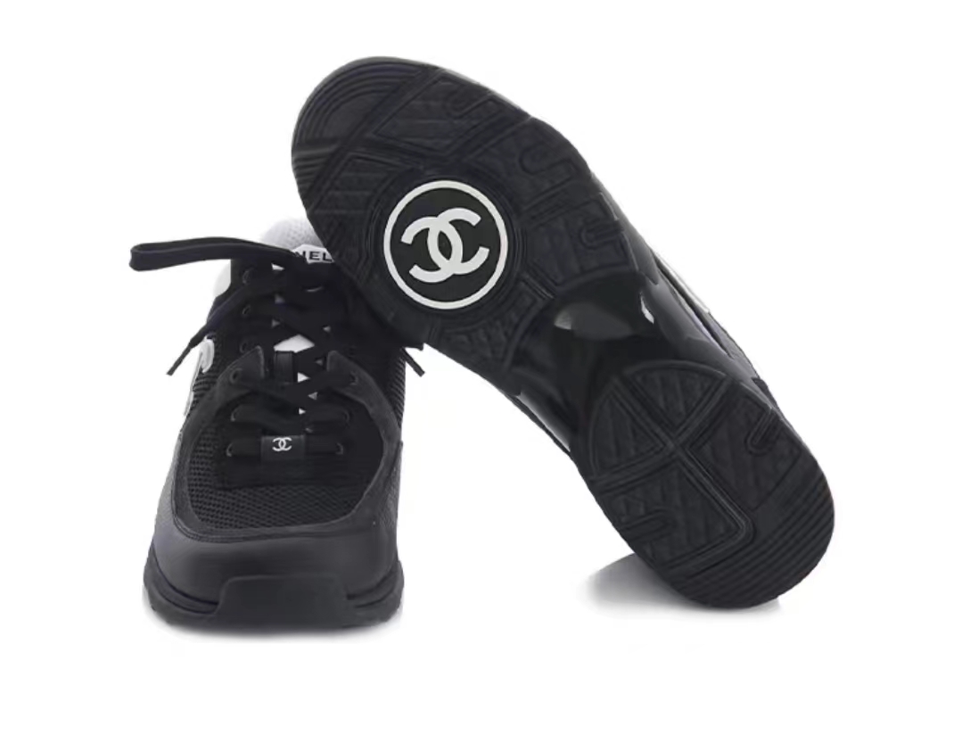 Chanel Black/White