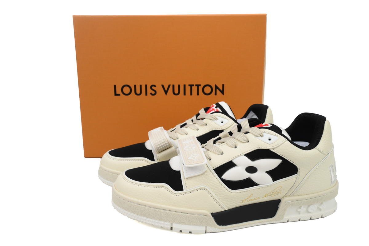 LOUIS VUITTON Trainer Monogram Flower Black
