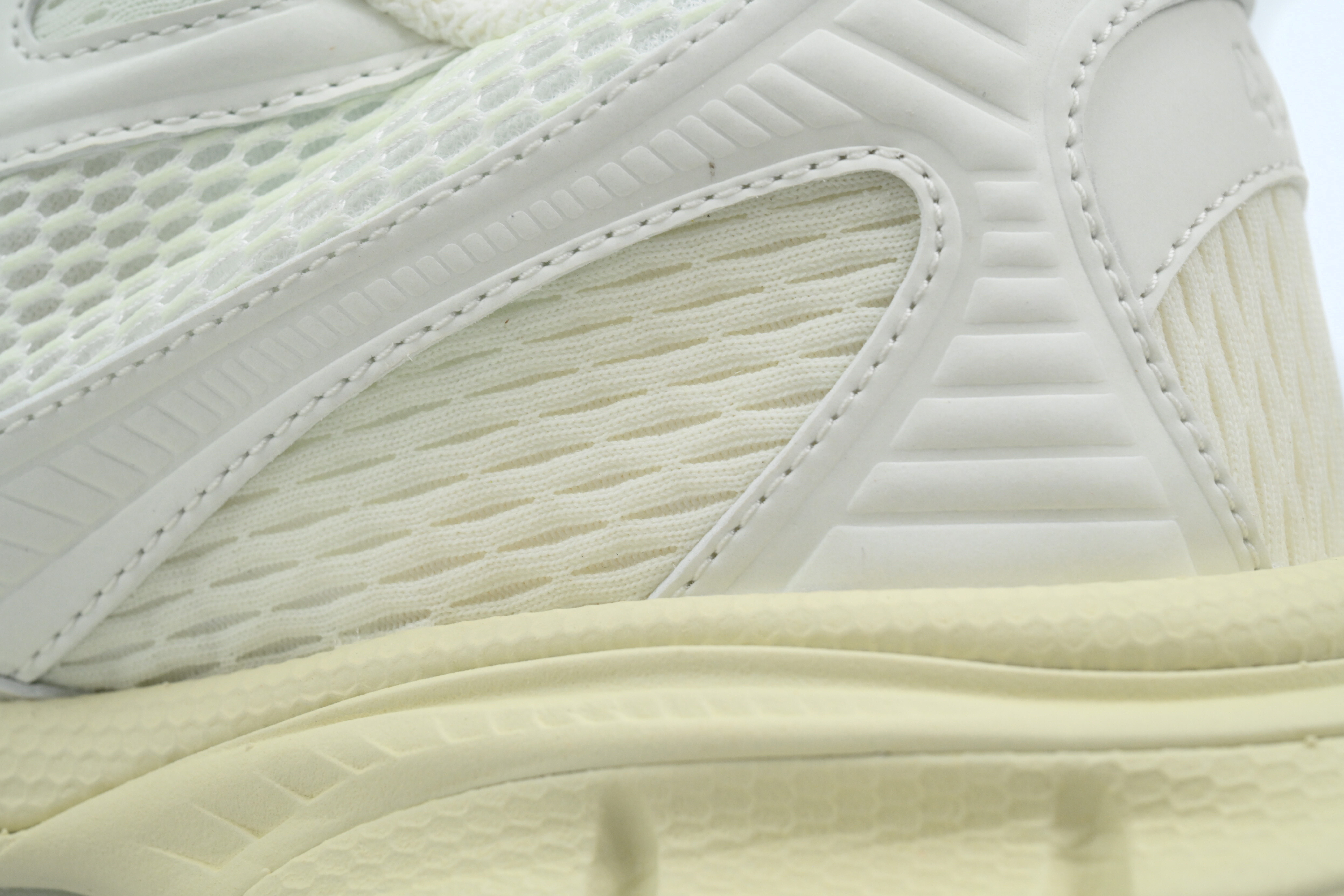 Balenciaga 3XL Chunky Sneakers Men Low-Top White 734734 W3XLG 9001