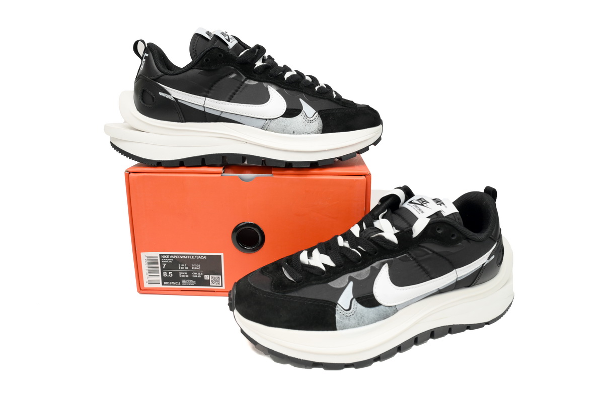 Sacai x Nike VaporWaffle Sesame and Black And White DD1875-011