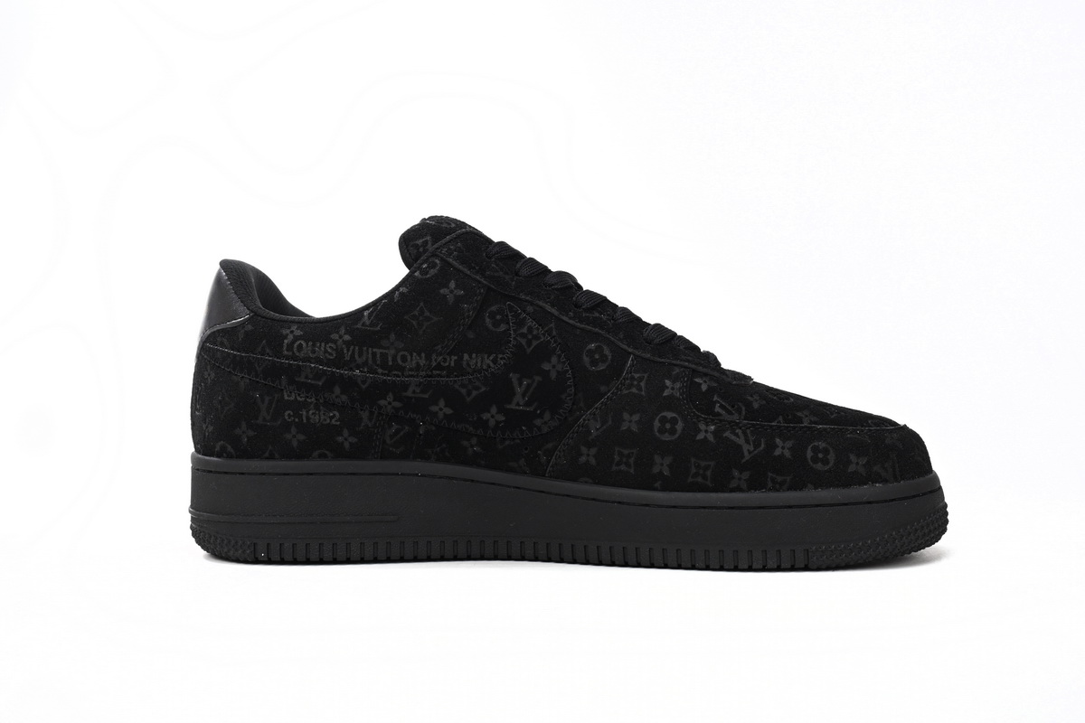 LOUIS VUITTON x Nike Air Force 1 All Black 1A9VD7