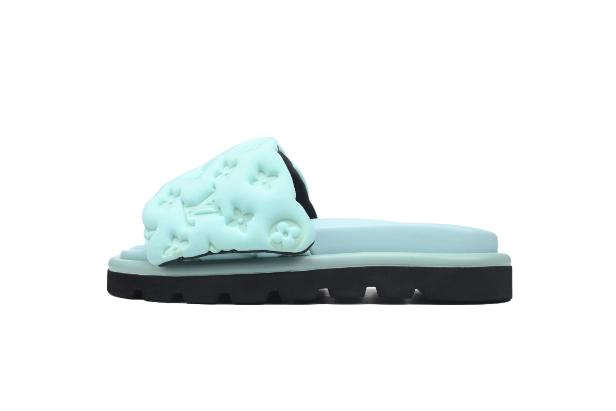LOUIS VUITTON Pool Pillow Comfort Light blue bread