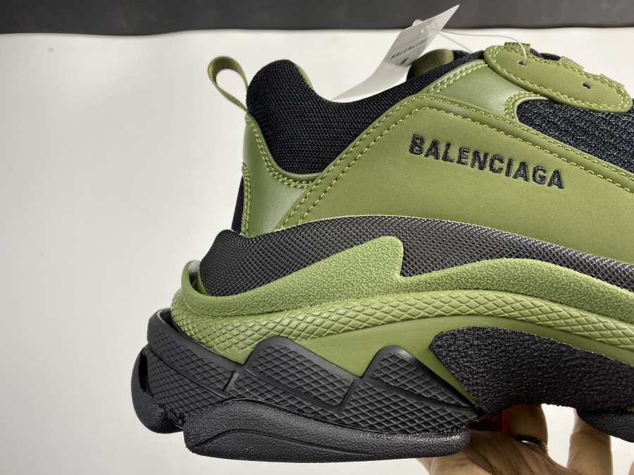 Balenciaga Triple S Army Green 536737 W2FW1 1978