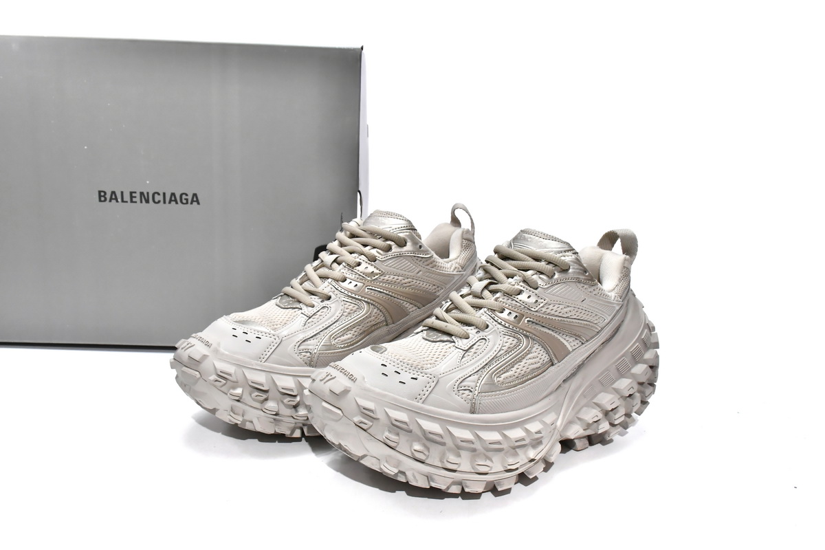 Balenciaga Defender Beige 685611 W2RA6 9700